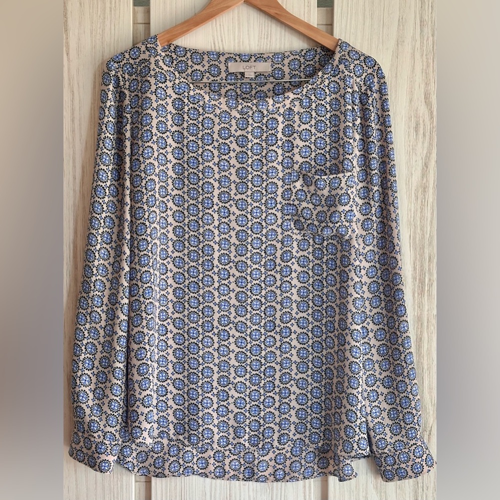 LOFT Boatneck Casual Tile Print Top Size Large